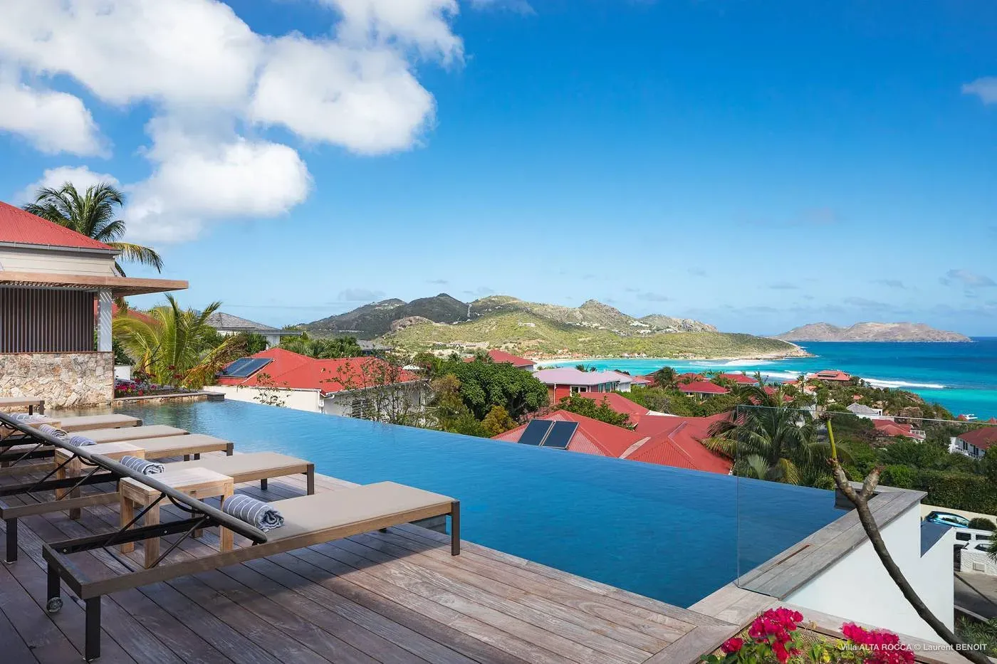 Flying Into St Barts: What First-Timers Get Wrong